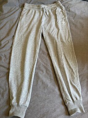 Gymshark Light Gray Men’s Jogger Sweatpants